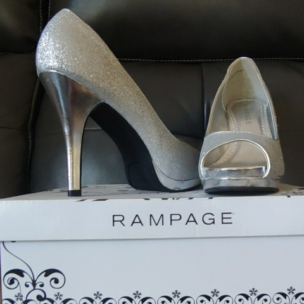 Silver sprarkle heels